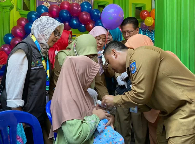 Pantau PIN Polio di Sukmajaya, Sekda: Semua Anak 0-59 Bulan Harus Tervaksin